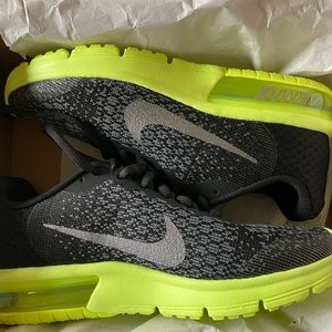 Nike Air Max Sequent 2 Running Shoes